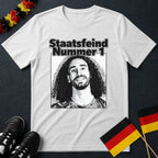 Staatsfeind Nummer 1 Deutschland Fan-Shirt mit Cucurella-Motiv in Weiß