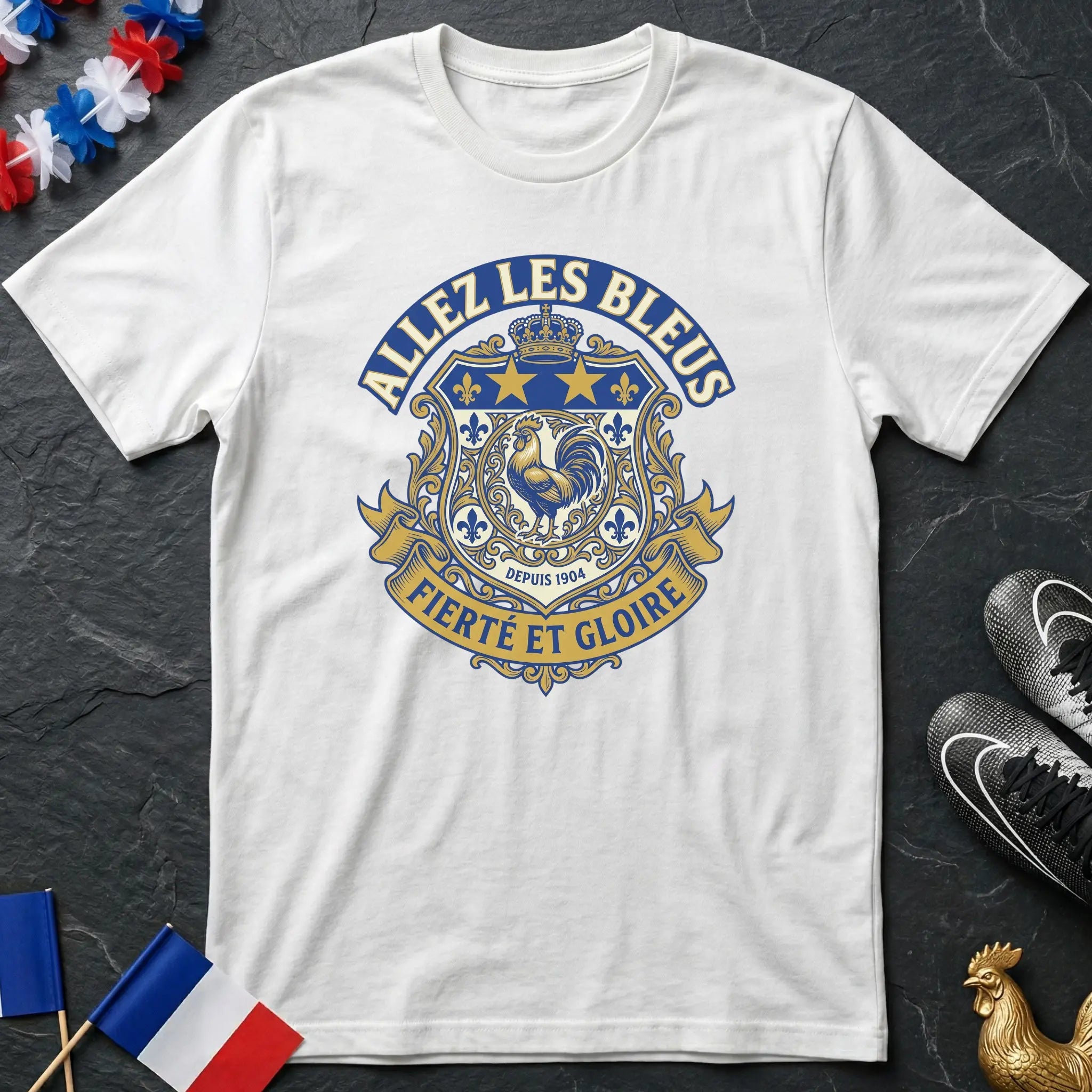 Allez Les Bleus Fierté et Gloire Depuis 1904 Blason Royal  T-Shirt Coupe du Monde